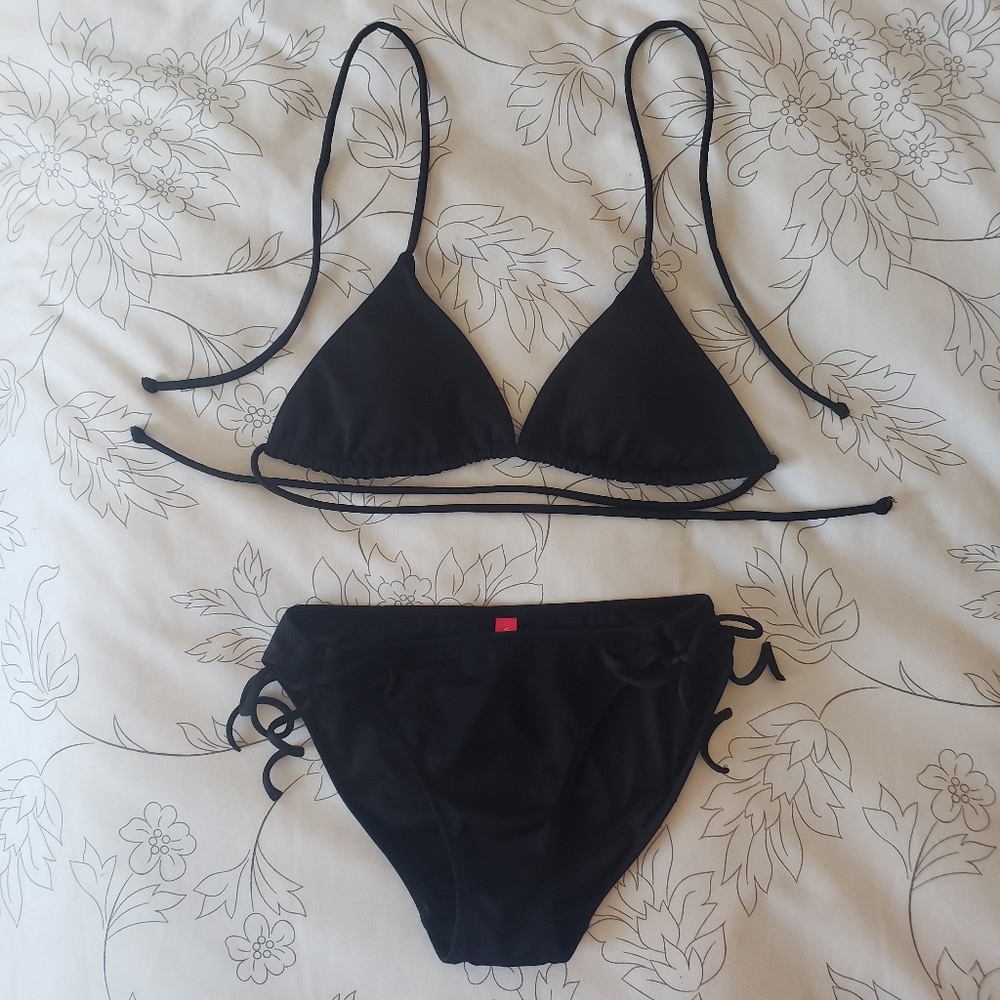 VS Triangle Bikini Set